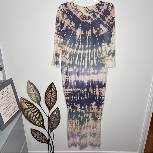M22 Raquel Allegra Half Sleeve Caftan Dress in Violet Tie Dye Violet Tie Dye - Picture 6 of 6